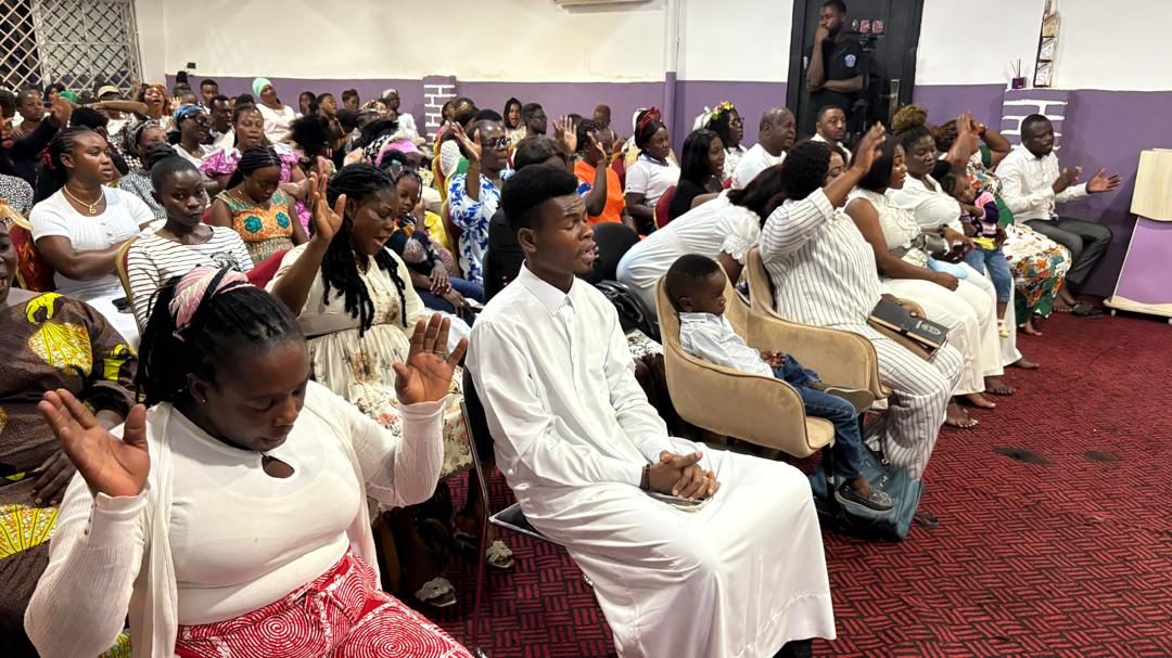 Gracehouse congregation worship service